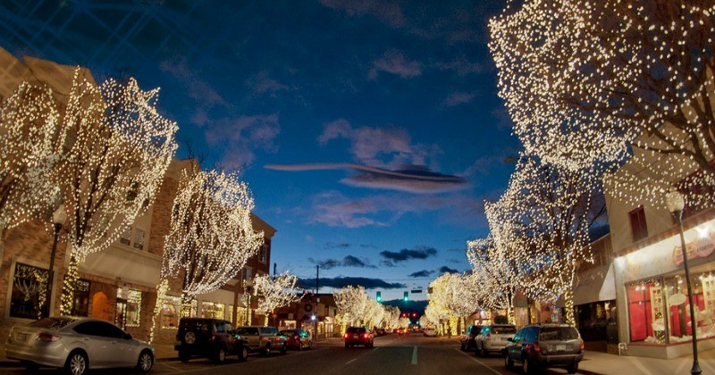 Downtown-Littleton-Main-Street-Christmas-Lights